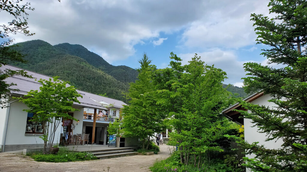 景色も良くペットも入店できるお店もあるので一緒にお買い物をすることができます！