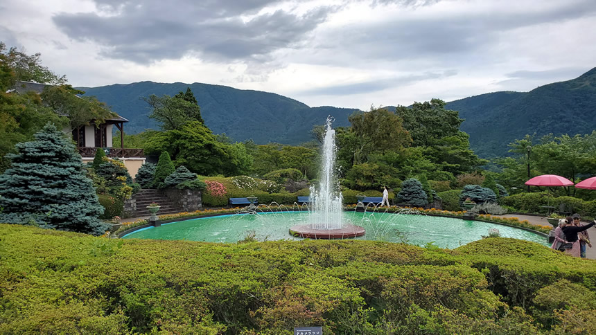 緑に囲まれた噴水池がとってもきれいでした！